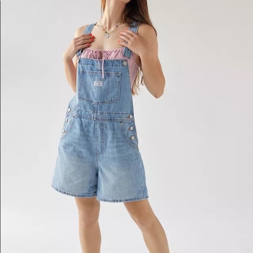 levi’s vintage denim shortall overall in vintage denim light